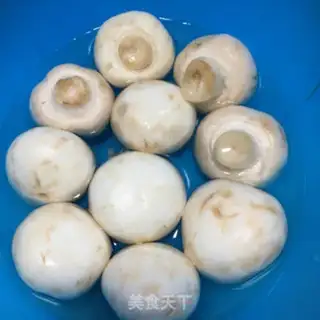 Make Mushroom tofu soup step 1