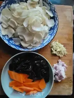 Make Fresh lilies for wood and carrots step 0
