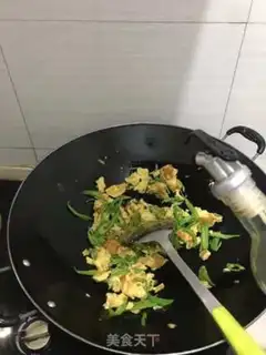 Make Pepper fried eggs step 5