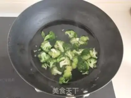 Make Crayfish broccoli step 1