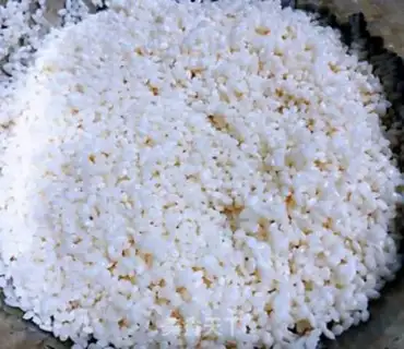 Make The rice steams three meatballs step 0