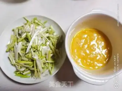 Make Yellow eggs step 0