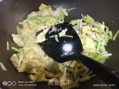 Make Yellow eggs step 3