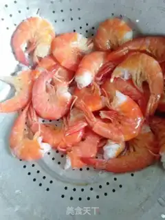 Make Cheese and shrimp soup step 1