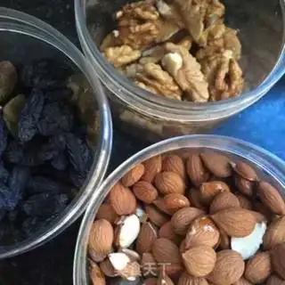 Make A nut strawberry yogurt cup step 2