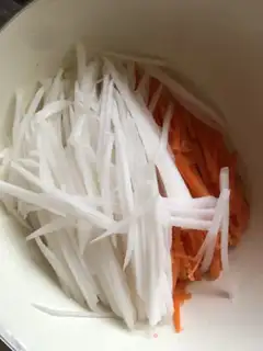 Make Spicy red and white silk step 3