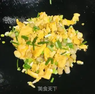 Make Squirt fried eggs step 5