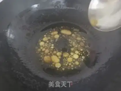 Make Red chicken is a flower step 2