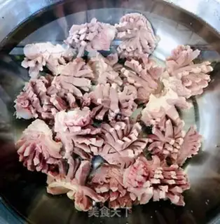 Make Onion carrots, fried duck step 3