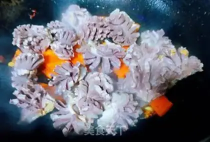 Make Onion carrots, fried duck step 6