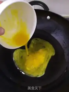 Make Tomato fried eggs step 2