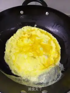 Make Tomato fried eggs step 3