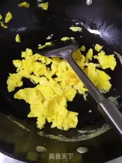 Make Tomato fried eggs step 4