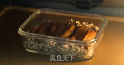 Make The quinoa chicken lunch step 5