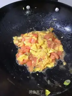 Make Tomato fried eggs step 8
