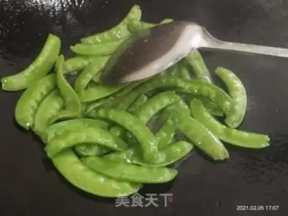 Make Clear the Dutch beans step 2