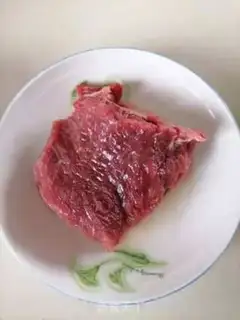 Make Onion beef step 0