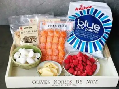 Make Salted egg yogurt berries step 0