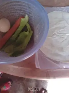 Make Hand grab cake step 0