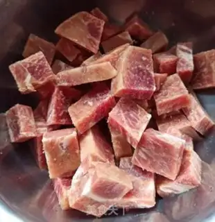 Make Black pepper potato beef step 1