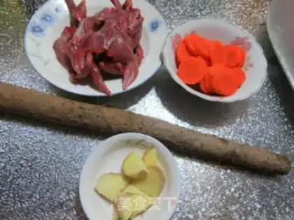 Make Iron Stick Mountain medicine quail soup step 0