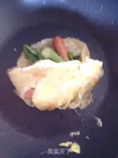 Make Hand grab cake step 4