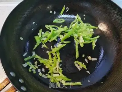 Make Pepper sauce noodles step 3