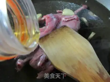 Make Iron Stick Mountain medicine quail soup step 5