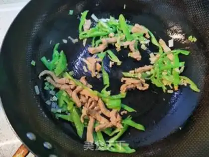 Make Pepper sauce noodles step 4