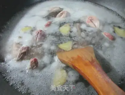 Make Iron Stick Mountain medicine quail soup step 6