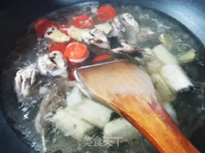 Make Iron Stick Mountain medicine quail soup step 7