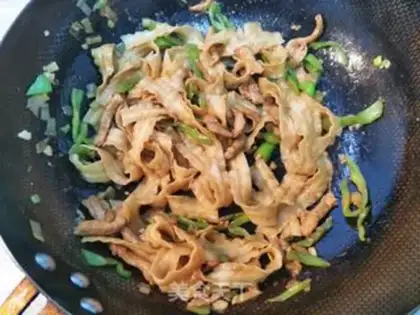 Make Pepper sauce noodles step 6