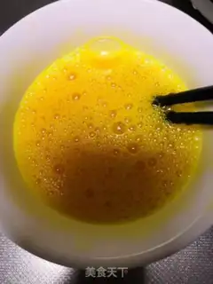 Make Scrambled eggs step 2