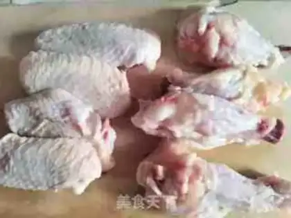 Make Spicy chicken claw wings step 1