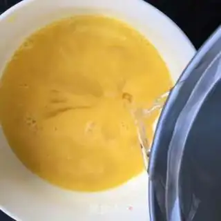 Make Silver fish steamed eggs step 3