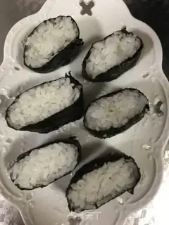 Make Warship fishseed shrimp sushi step 2
