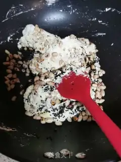 Make Cow Rolling Sugar step 9