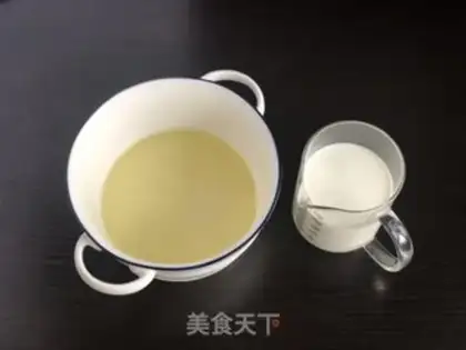 Make Family-style double-skinned milk step 0