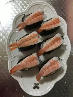 Make Warship fishseed shrimp sushi step 4