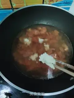 Make Tomato shrimp pip soup step 4