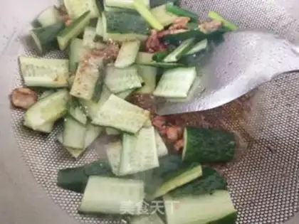 Make cucumber chop step 4