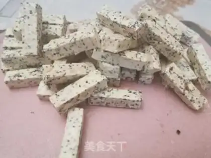 Make Cow Rolling Sugar step 13