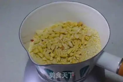 Make Sesame peanut sugar step 1