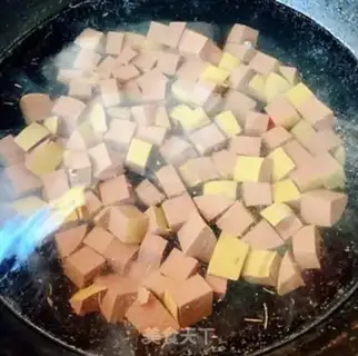 Make Double tofu salmon soup step 1