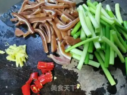 Make Garlic swirling pigs step 0