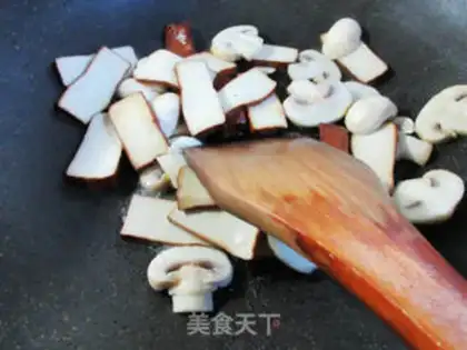 Make Garlic mushroom fried fragrance step 3