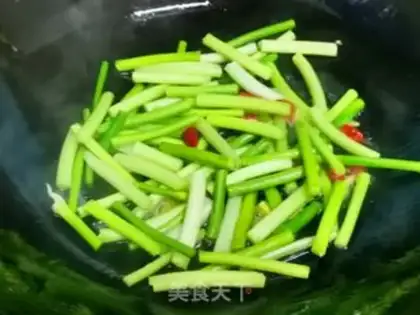 Make Garlic swirling pigs step 1