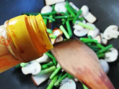 Make Garlic mushroom fried fragrance step 5