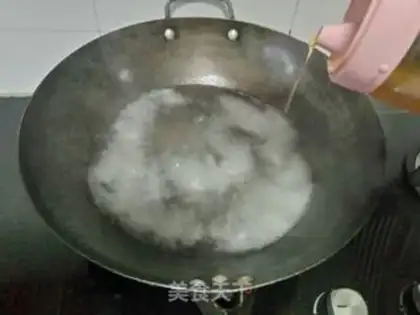 Make Spinach fried eggs step 1