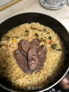 Make Sausage ham ramen step 2